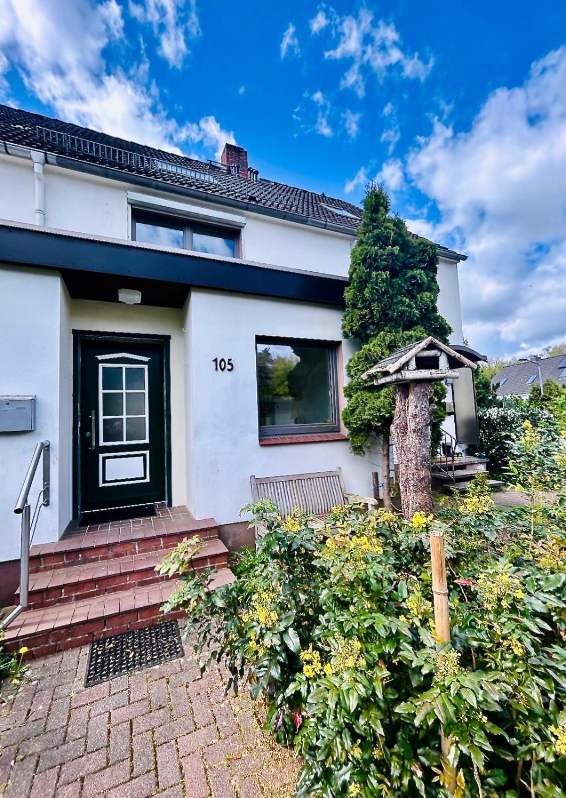 Feelslikehome - Reihenhaus Zwischen Hamburg Und Heide Mit Garten&Garage Neu Wulmstorf Exterior foto